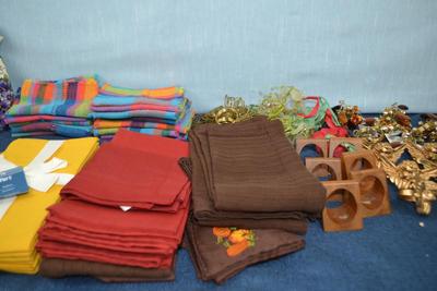 LOT 306 NAPKINS, AND NAPKIN RINGS