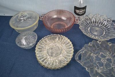 LOT 313. GLASSWARE PLATES