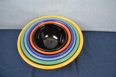 LOT 316 VINTAGE BAUER NESTING MIXING BOWLS SET OF SIX