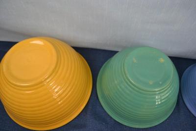 LOT 316 VINTAGE BAUER NESTING MIXING BOWLS SET OF SIX