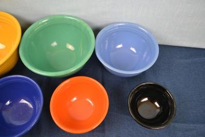 LOT 316 VINTAGE BAUER NESTING MIXING BOWLS SET OF SIX