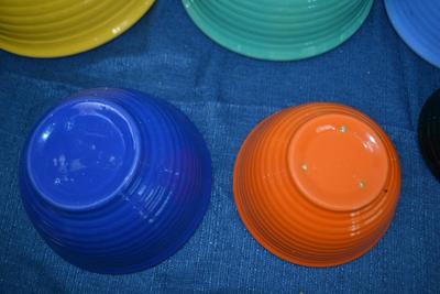 LOT 316 VINTAGE BAUER NESTING MIXING BOWLS SET OF SIX