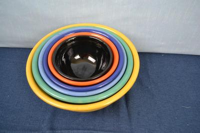 LOT 316 VINTAGE BAUER NESTING MIXING BOWLS SET OF SIX