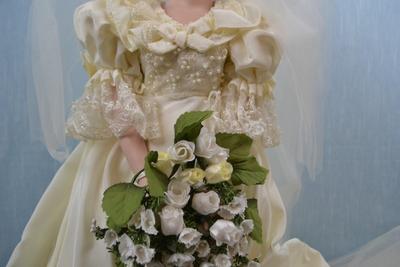 LOT 361. THE PRINCESS DIANA BRIDE DOLL BY DANBURY MINT IN BOX