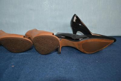 LOT 378. SIZE 8 CLARKS LADIES SHOES