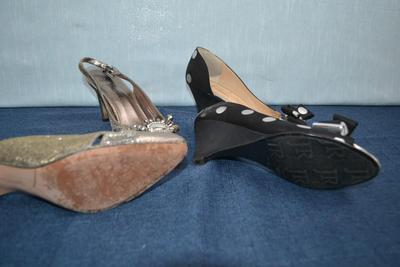 LOT 379 J. RENNE HIGH HEEL SHOES. SIZE 8