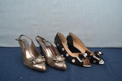 LOT 379 J. RENNE HIGH HEEL SHOES. SIZE 8