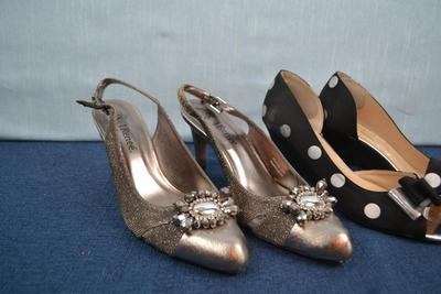 LOT 379 J. RENNE HIGH HEEL SHOES. SIZE 8