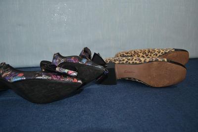 LOT 381. LADIES SHOES SIZE 8 1/2