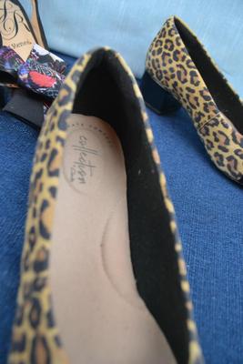 LOT 381. LADIES SHOES SIZE 8 1/2