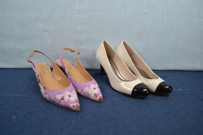 LOT 382. SIZE 8 LADIES SHOES