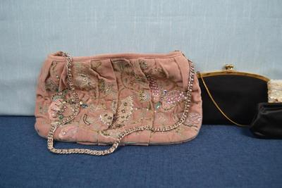 LOT 391.  FOUR LADIES HANDBAGS