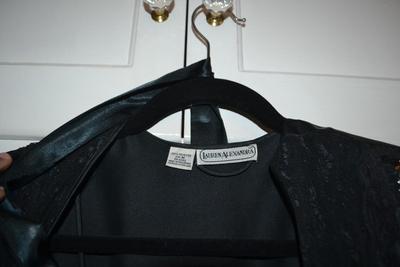 LOT 398. VINTAGE LAUREN ALEXANDRIA NIGHTGOWN AND ROBE