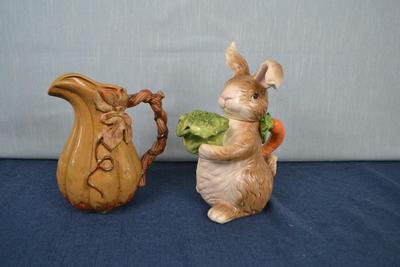 LOT 403. VINTAGE CERAMIC DECOR