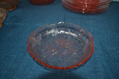 LOT 431. GLASS BOWLS, PLATES