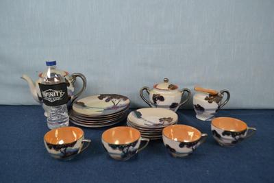 LOT 432. VINTAGE CHINA SET