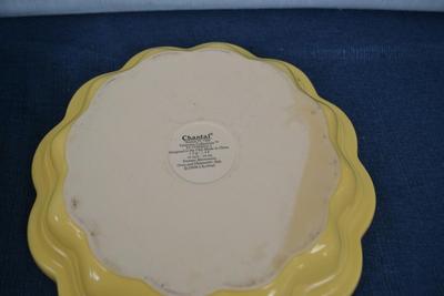 LOT 439. SERVING PLATE, SERVING BOWL AND PLATE