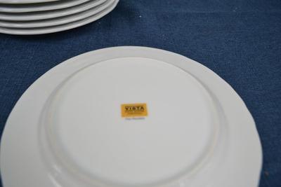 LOT 440. VARIETY OF WINE GLASSES AND PLATES