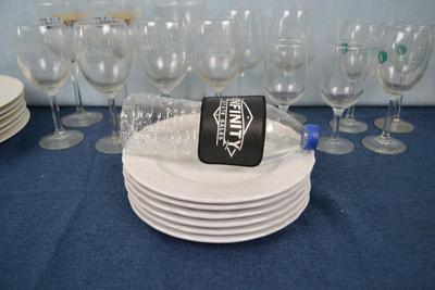 LOT 440. VARIETY OF WINE GLASSES AND PLATES