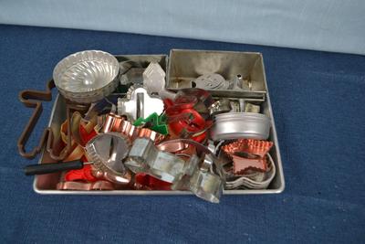 LOT 442. BAKEWARE AND COLLECTION OF  COOKIE CUTTERS