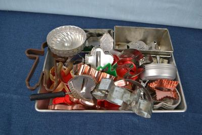LOT 442. BAKEWARE AND COLLECTION OF  COOKIE CUTTERS