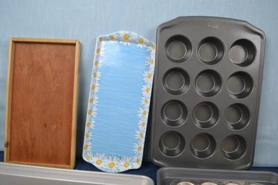 LOT 444 TRAYS, COOKIE SHEETS, MUFFIN PANS