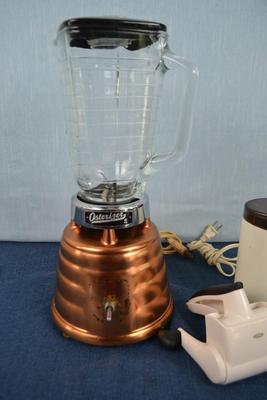 LOT 449. VINTAGE OSTERIZER BLENDER