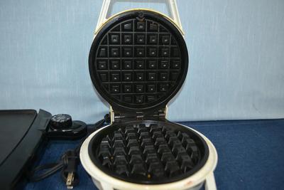LOT 456. ELECTRIC GRIDDLE AND WAFFLE MAKER