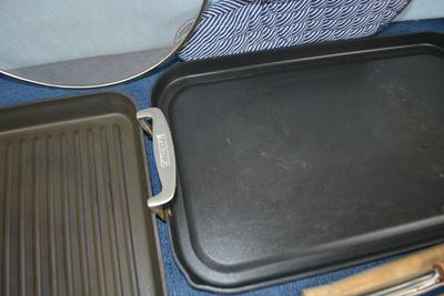 LOT 460. COOKWARE AND COOKING TOOLS