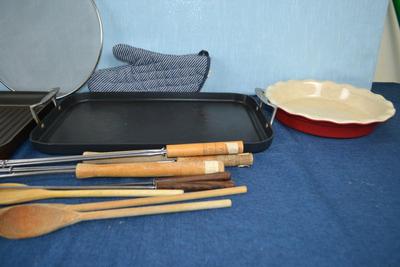 LOT 460. COOKWARE AND COOKING TOOLS