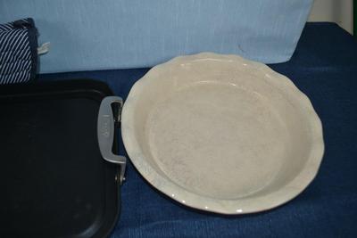 LOT 460. COOKWARE AND COOKING TOOLS