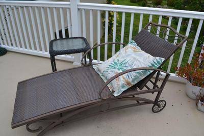 LOT 461 PATIO LOUNGE CHAIR AND SIDE TABLE