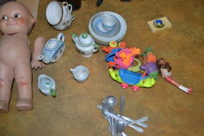 LOT 475.  VINTAGE KEWPIE DOLL, OTHER VINTAGE TOYS