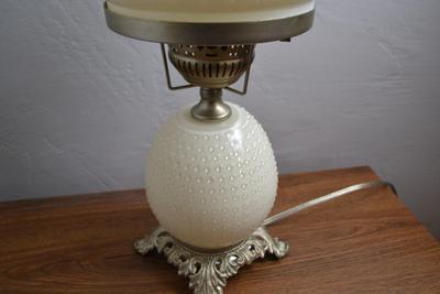 LOT 469. TABLE LAMP
