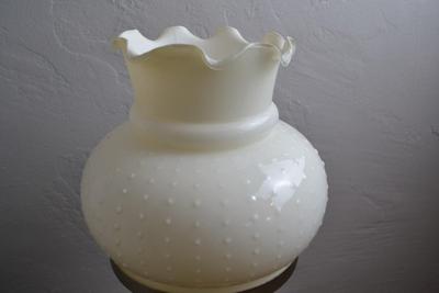 LOT 469. TABLE LAMP