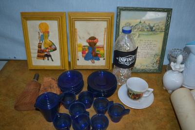 LOT 480. VINTAGE HOME DECOR ART AND TOY GLASS SET