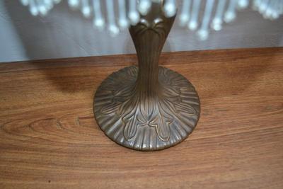 LOT 481. TABLE LAMP