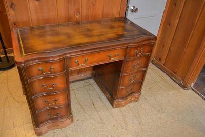 LOT 484