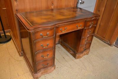 LOT 484