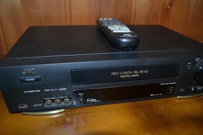 LOT 485. JVC VHS PLAYER