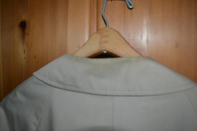 LOT 517. MENS VINTAGE TRENCH COAT MADE IN UK