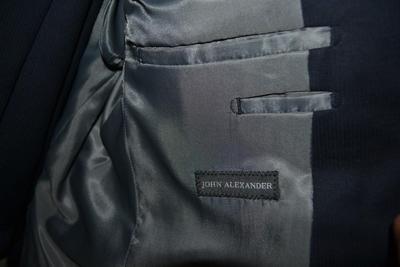 LOT 522. TWO MENS SUITS