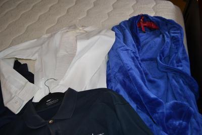 LOT 523. MENS CLOTHING