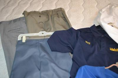 LOT 523. MENS CLOTHING