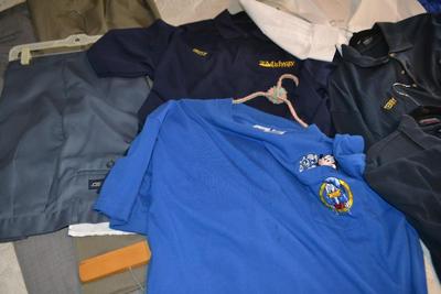 LOT 523. MENS CLOTHING