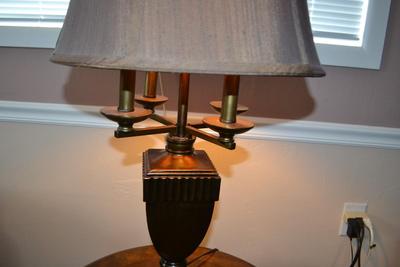 LOT 537. TABLE LAMP. 32" TALL
