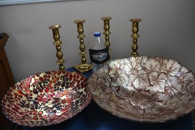 LOT 550. HOME DECOR BOWLS AND 4 BRASS CANDLE STICKS