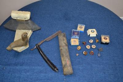 LOT 564   PINS, ANTIQUE RAZOR AND HOME DECOR
