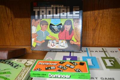 LOT 569. COLLECTION OF  VINTAGE GAMES