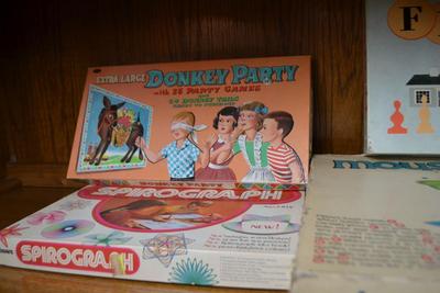 LOT 570. COLLECTION OF  VINTAGE GAMES